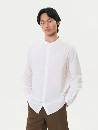 Льняная рубашка с воротником-стойкой