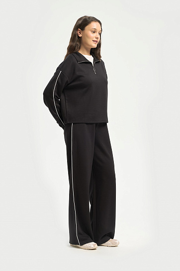 Трикотажные брюки на резинке