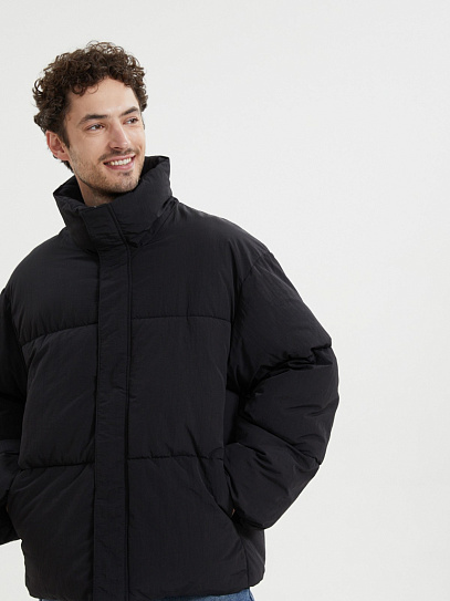 Тёплая куртка с высоким горлом