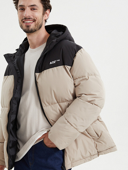 Тёплая куртка на молнии с капюшоном