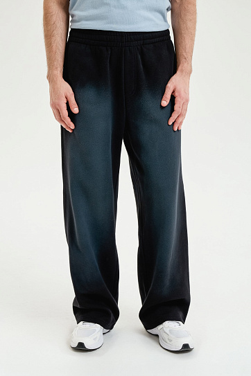 Трикотажные брюки на резинке