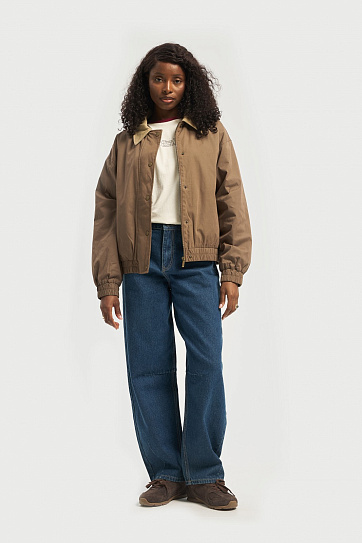 Тёплая короткая куртка-бомбер с воротником