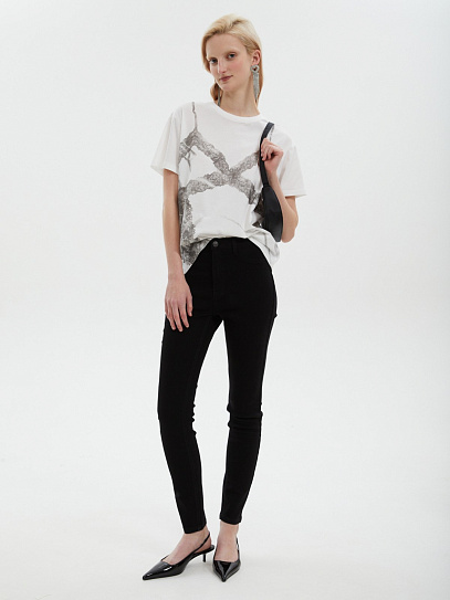Джинсы силуэта Skinny со средней посадкой