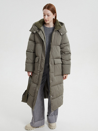 Тёплая куртка с капюшоном