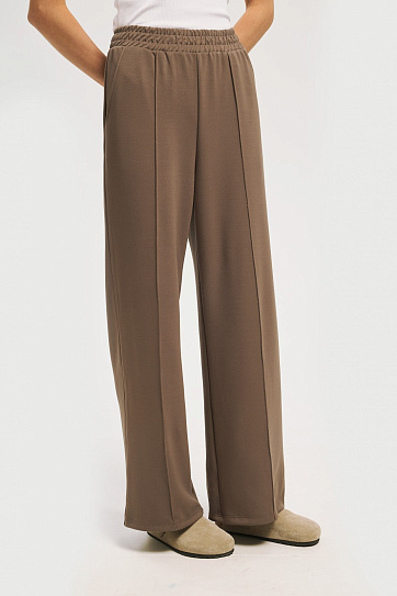 Трикотажные брюки на резинке