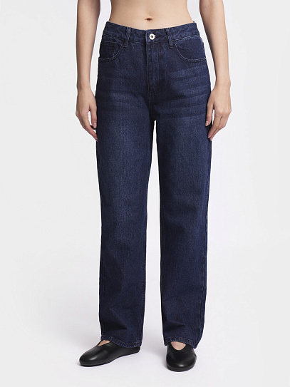 Джинсы прямого силуэта со средней посадкой