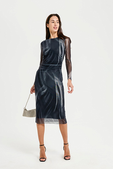 Платье из сетки с драпировкой и принтом