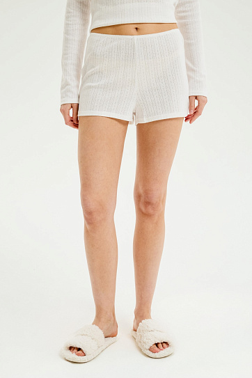 Короткие шорты из ажурного трикотажа