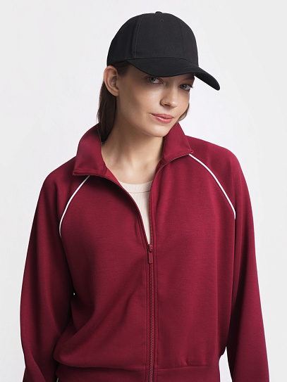 Бейсболка из хлопка с козырьком