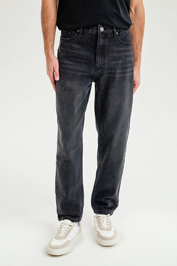 Джинсы фасона Tapered