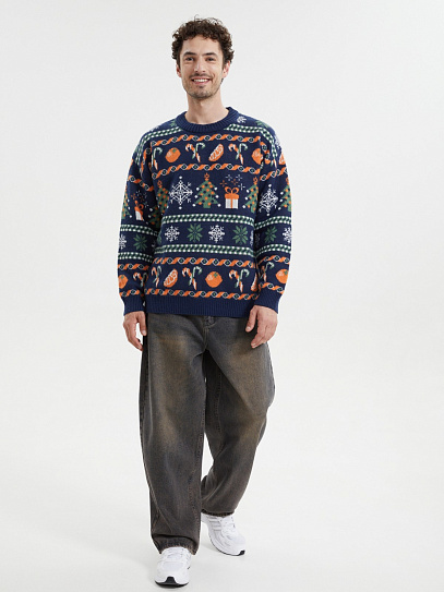 Вязаный джемпер с новогодним узором
