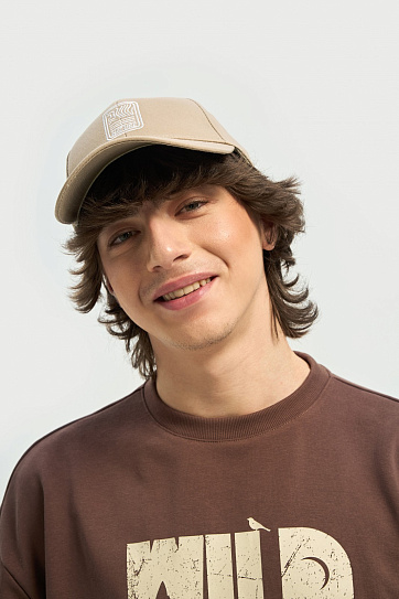 Тканевая бейсболка с полукруглым козырьком